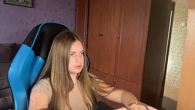 SilkSinner_ webcam