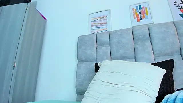 TiffanyFox1 live thumbnail