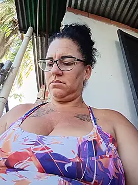tugordita-hot live cam on StripChat