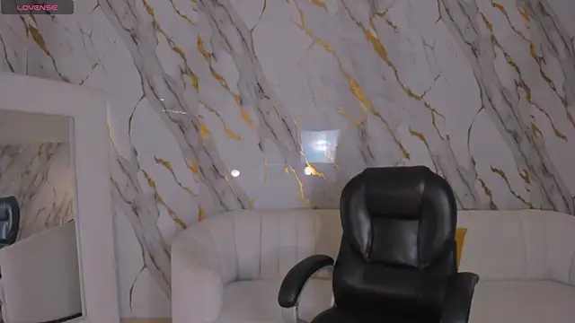 ArianaDumont webcam