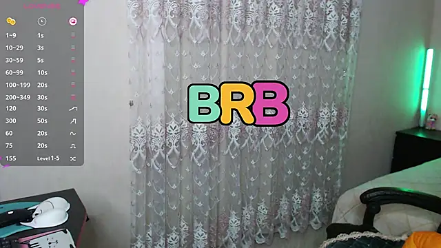Kriss_brunette_5 webcam