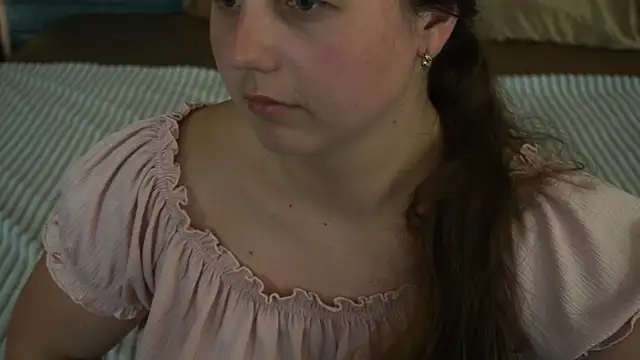 MikaFoxy live cam on StripChat