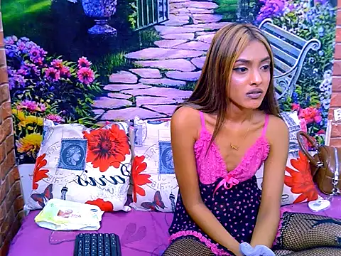 IndianPretty14u2Luv webcam