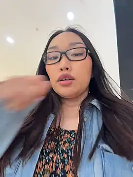 trytomakememoam webcam