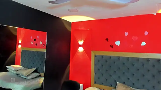 Live sex cam di YayaHilton