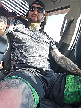 Beardedtattood webcam