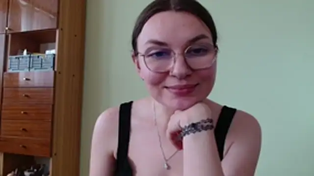 LooveELLYx webcam