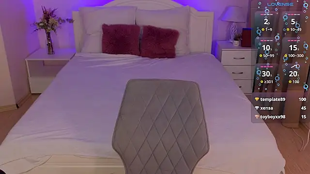 EricaMoonn webcam