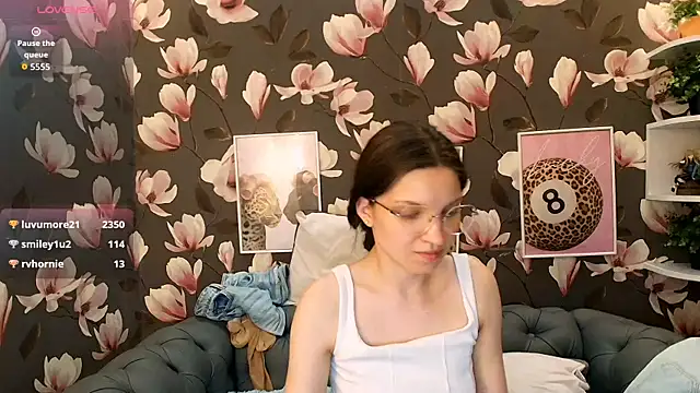 MelaniGrand webcam