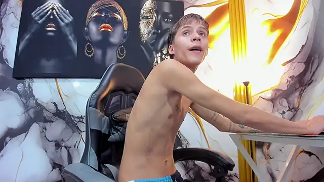 mono_blonde webcam