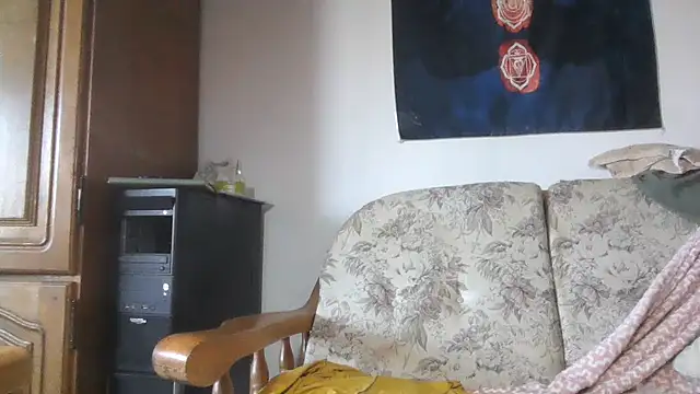 ExquisiteMature webcam