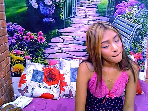 IndianPretty14u2Luv webcam