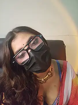 callmeshreya Live Webcam on Stripchat