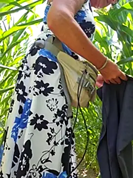 HotWifeLyn68 webcam