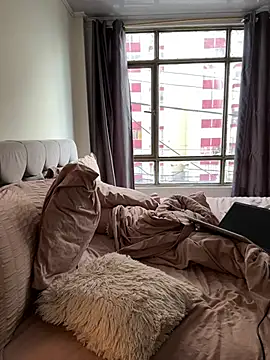 RachelWeisz_ webcam