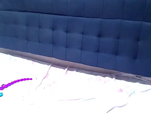 MidnightSparkles webcam