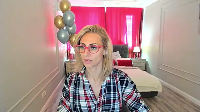 museofstage (F milf) - erotic dance