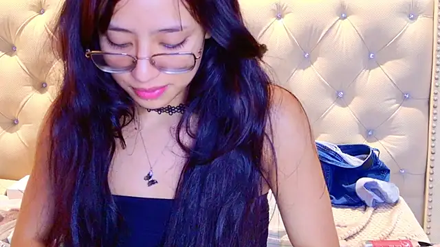 abril_collinz webcam