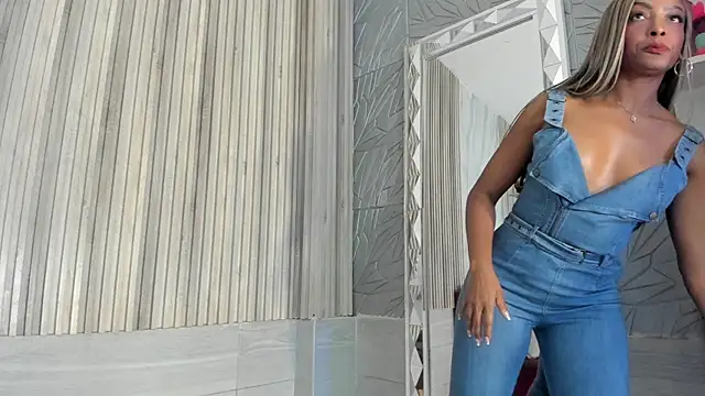 BriannaChelsea webcam