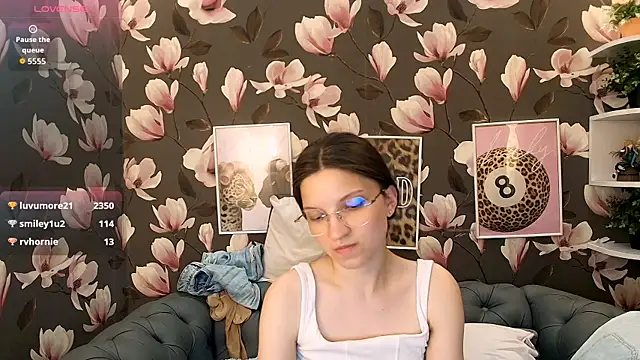 MelaniGrand webcam