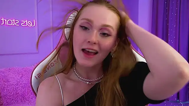 AgataFoxley webcam