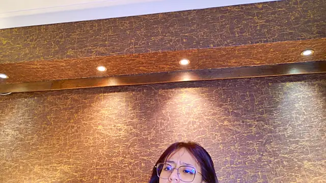 abril_collinz webcam