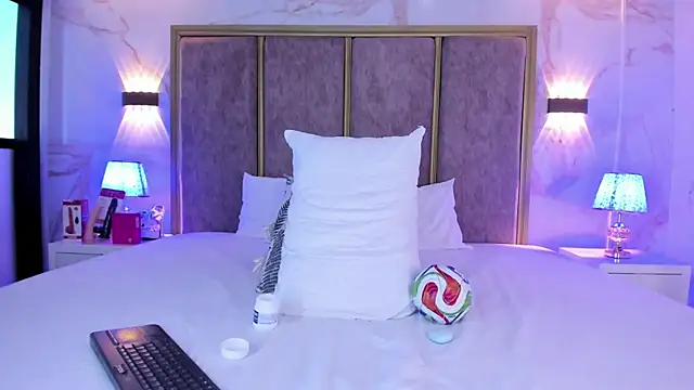 candyluxury__ - CandyLuxury__'s free webcam - UK Sex Cams