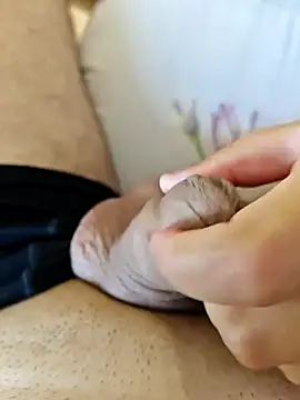 MadaamJizz_DickLewd webcam