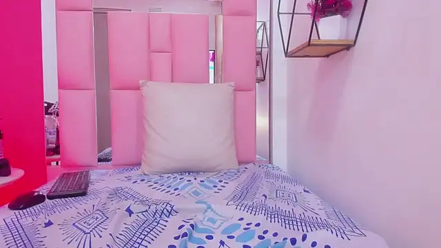 Katecurvy_hot69 webcam