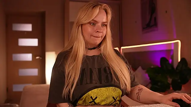 LisaLove3 webcam
