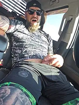 Beardedtattood's live cam