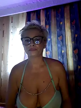 LunaBlaise webcam