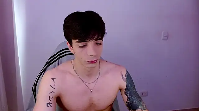 H3ll_B0I webcam