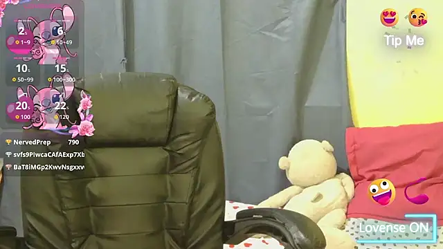 HornyAsian4uxx live cam on StripChat