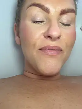 CharleighBaker live cam on StripChat
