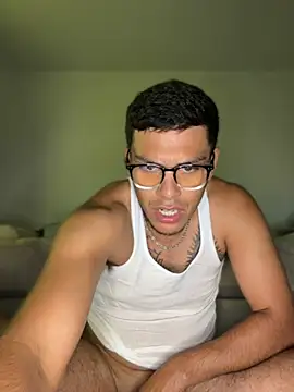 StrokingDaddy4 live cam on StripChat