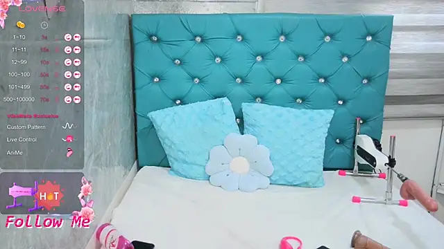 MAARYMOON live cam on StripChat