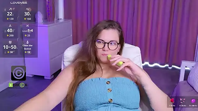 KellyKleine webcam