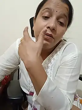 Simran-Kaur143 live cam on StripChat