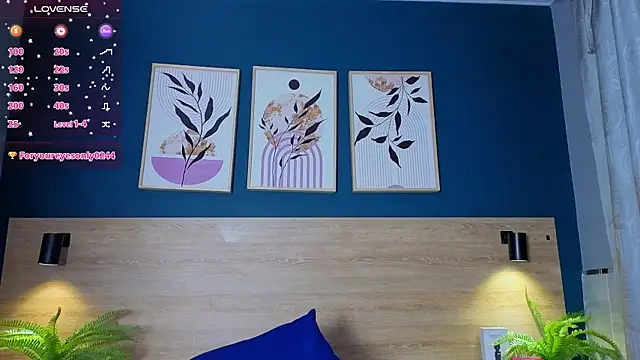 SarahMiler_ webcam