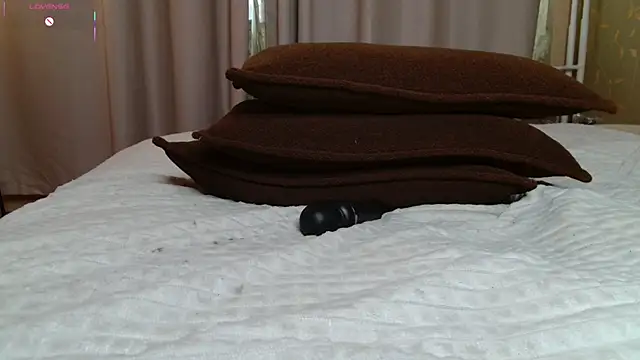 KellePourier webcam
