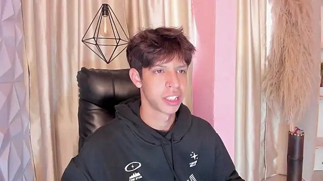 Ethan_qop webcam