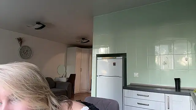 CryBaabyy webcam