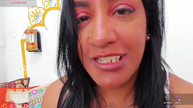 LadyNahir webcam