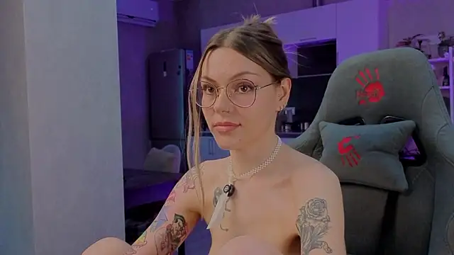 Marta_May_ live cam on StripChat