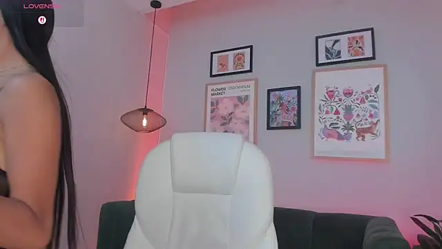 Tiffany_Low webcam