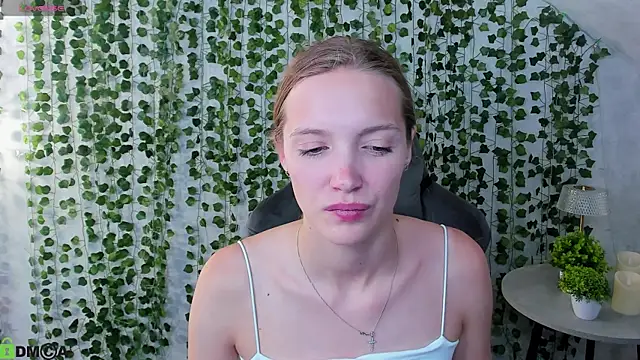 Neelly_Collins webcam