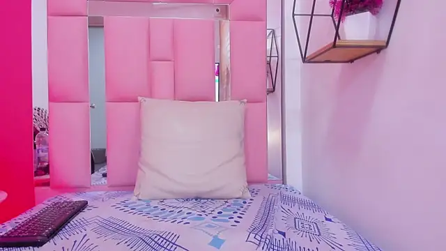 Katecurvy_hot69 webcam