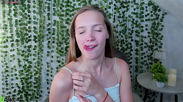 Neelly_Collins webcam