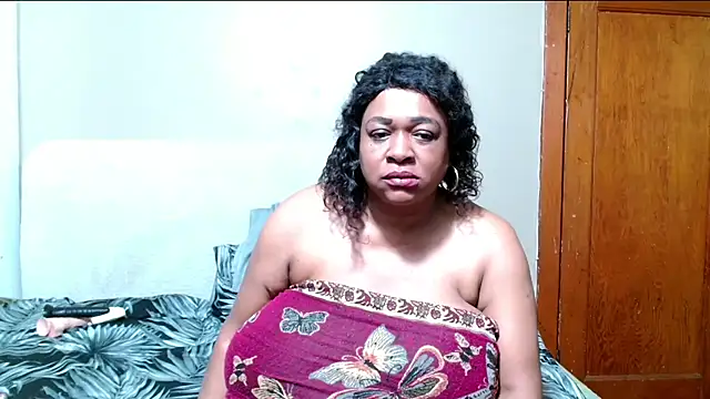BUSTYQUEEN56_ live cam on StripChat